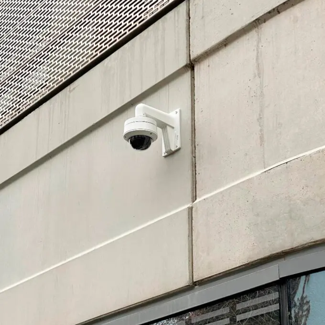 Installation caméra dôme extérieur